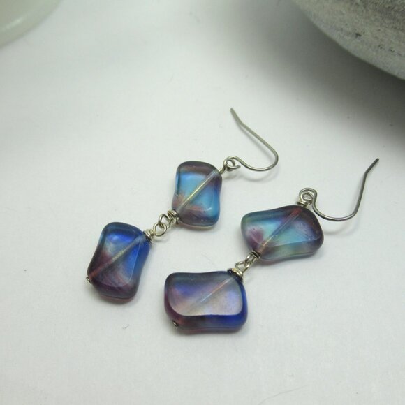 Uranium glass bead earrings - Picture 9 of 10